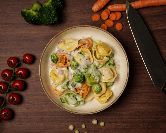 Cremige Ofen-Tortellini mit Rindfleischfüllung und Speck