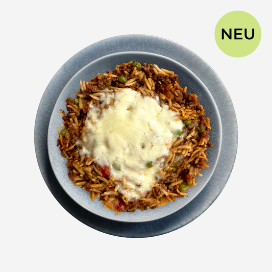 Cheesy Orzo-Nudelpfanne mit Faschiertem
