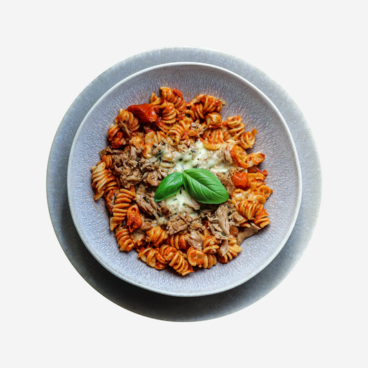 Thunfisch Pasta mit überbackenem Mozzarella